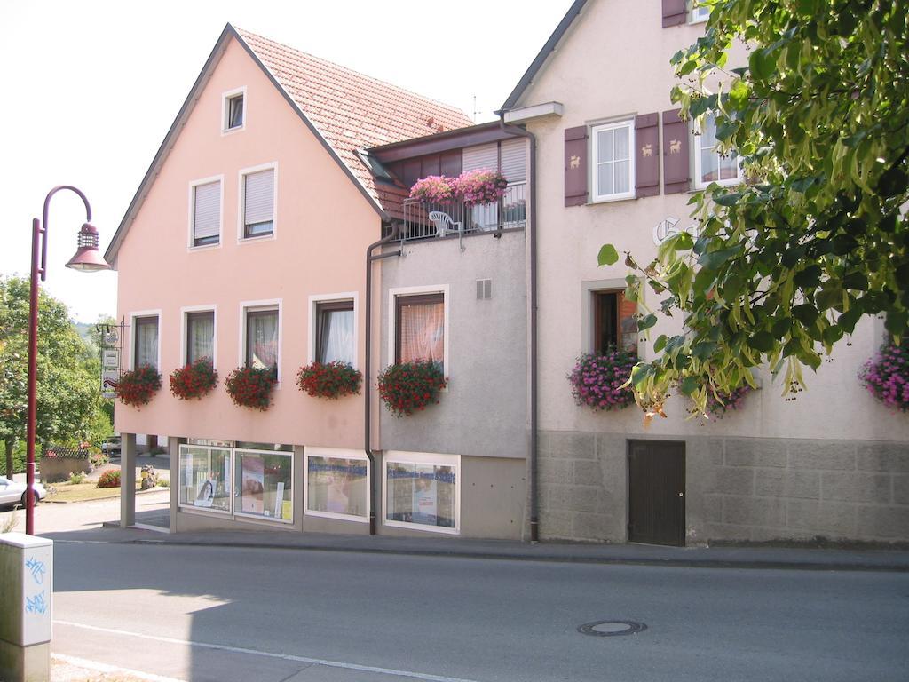 Gasthof Zum Lamm Gomadingen Exteriér fotografie