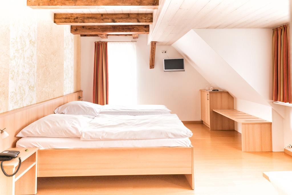 Gasthof Zum Lamm Gomadingen Exteriér fotografie